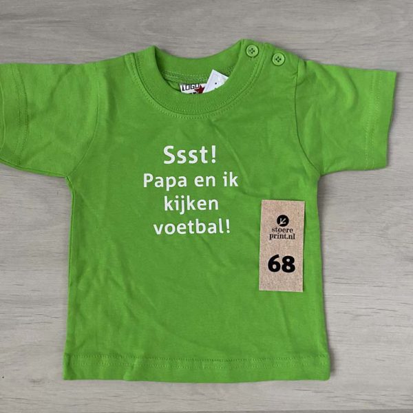 Shirt groen - maat 68 <br>"ssst papa en ik kijken voetbal"